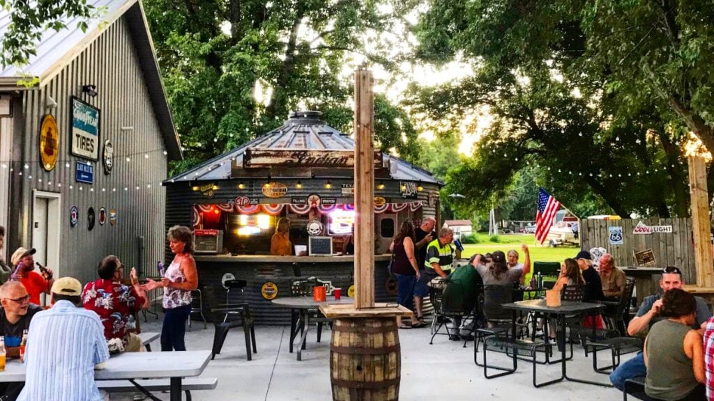 Steves Bar and grill trent South Dakota dive bar